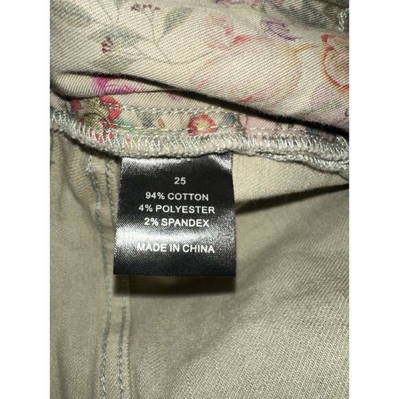 Johnny Was Reina Cuffed Sage Green Boyfriend‎ Jeans Women’s Sz 25 Embroidered - Picture 7 of 9